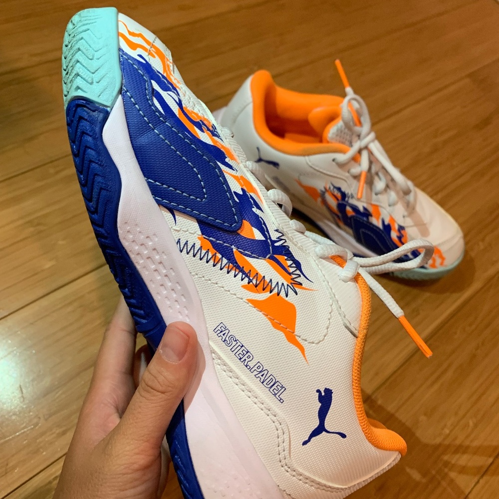 Puma Kids size 2.5 NOVA smash court shoes